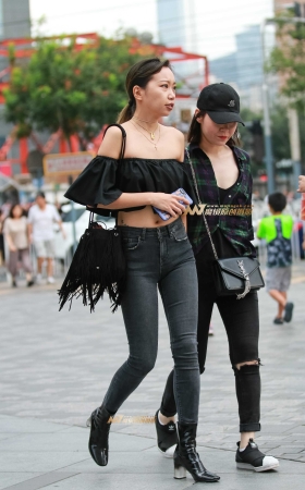 紧身长腿时尚小姐姐 [26P]