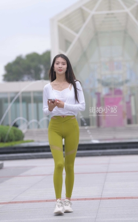 [一始专区] 绿色瑜伽裤美女  【图片➕视频】<font color=red> [10P]</font>