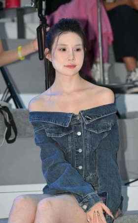 甜美可爱牛仔装 [27P-491MB]