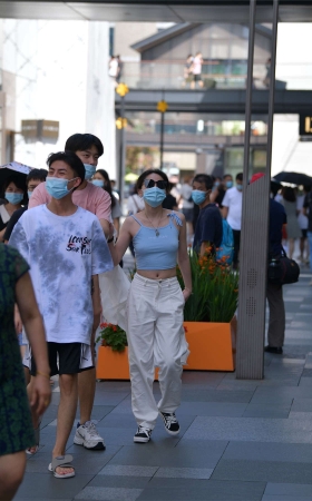 摄神街拍作品 - 震惊，豪放的小姐姐
