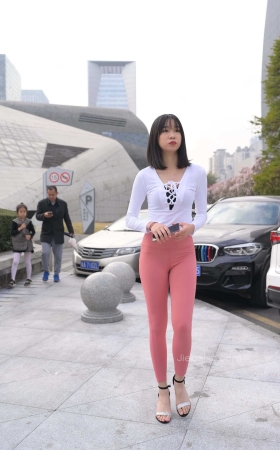 粉色瑜伽裤少女 【套图+视频】<font color=red> [10P]</font>