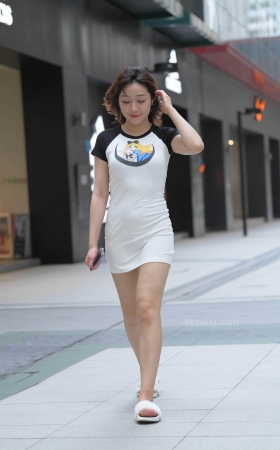 [红石专区] 居家女孩 【图片➕视频】<font color=red> [10P]</font>