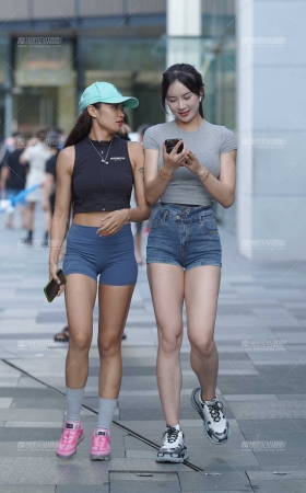 健身女孩 [23P]
