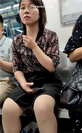 街拍丝袜少F