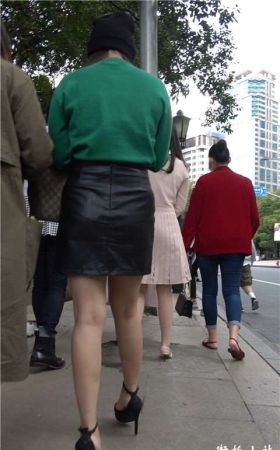 4K 黑色短裙高跟美腿性感美女