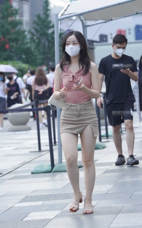 白白净净美腿女孩 [23P]
