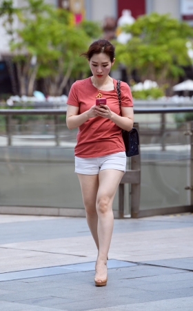 白皙的高跟大长腿美女