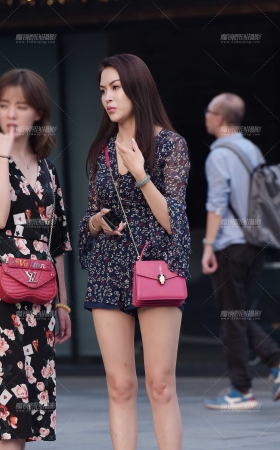 高挑的** [16P]