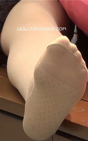 白鞋裤袜 [631 MB/MP4]
