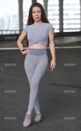 搭讪翘臀女教练 [24P]