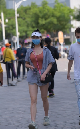 性感牛仔热裤美女