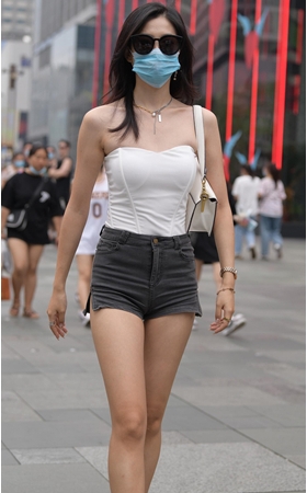 牛仔热裤小姐姐(165P)