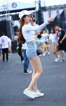 娇美身材爱自拍 [30P]