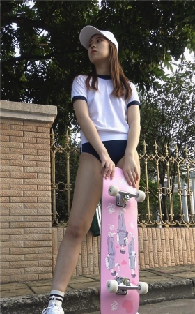 邻家滑板小妹模拍视频MJ235[4.57G]
