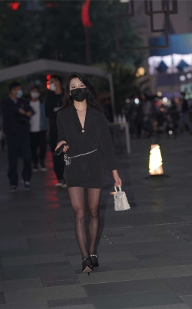 黑色套装