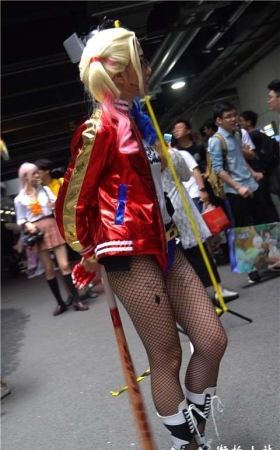 4K 玩cosplay的大眼网袜洋妞
