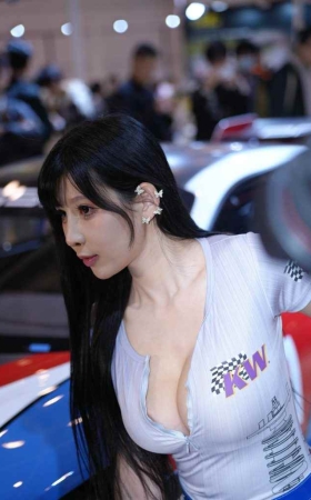性感连体衣 [57P2V-4.10GB] 