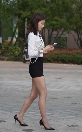 白衬衫制服小姐姐 【图片➕视频】<font color=red> [10P]</font>