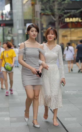 温婉的两美女 气质迷人 [15P]