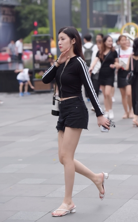 短裙美女