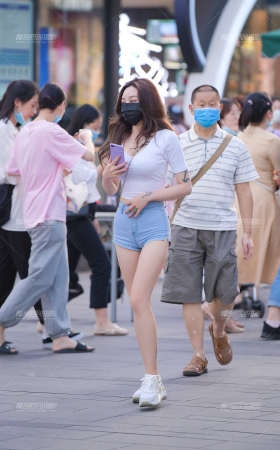 高腰热裤大长腿小姐姐 [23P]