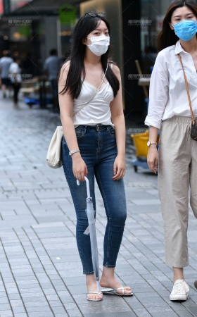 ★文静牛仔裤美女 [21P]