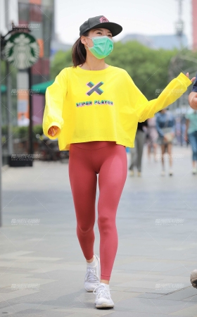 红色瑜伽裤女友 [20P]