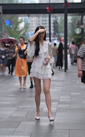 大长腿，高跟美女