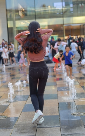 甜美蜜桃紧牛小姐姐