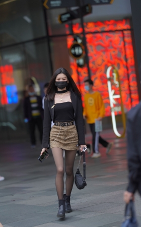 很会穿搭的小姐姐