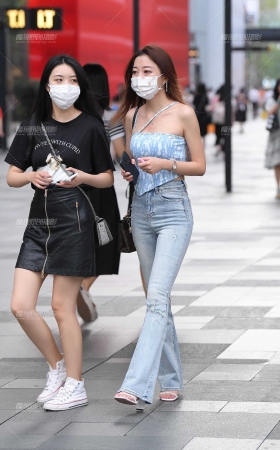 抹胸紧牛闺蜜 [15P]