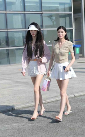 青春靓丽姐妹花 [88P-1.74GB]