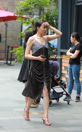 红色的玫瑰 性感丰韵的女人 [27P]