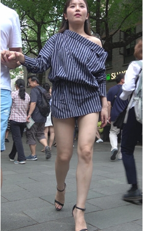 裸腿小姐姐