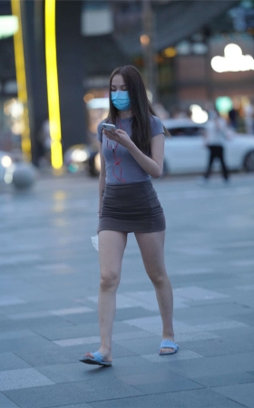 修身短裙搭配