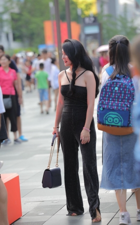 黑长直女神