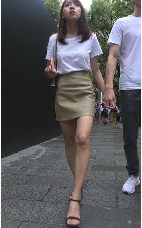 皮裙小姐姐