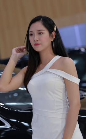 长发车模