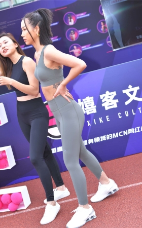 灰色魅力瑜伽