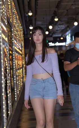836蓝色牛仔热裤美女