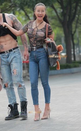 B42、美女与肌肉 [22P]