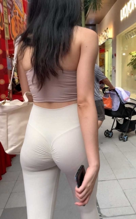 [一始专区] 白色紧身裤美女<font color=red> [10P]</font>