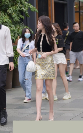活抓一双美腿小姐姐3A831[560M]