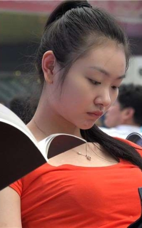 4K 银白人字拖裸足美女小姐姐 [7.01 GB]