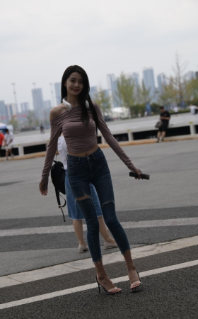 苗条大长腿紧牛淑女