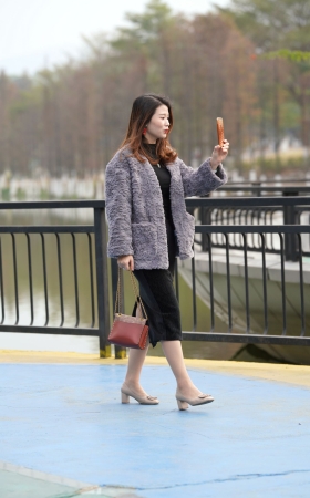 肉丝高跟美女