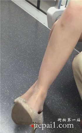 金色高跟鞋少妇挑些功夫绝对超乎你的想象