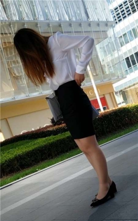 4K - 白衬衫包臀裙街拍肉丝袜前凸后翘美女