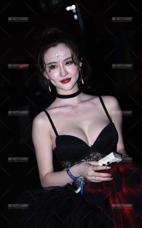 很像某个叫某小璐的明星 [16P]