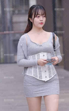韵味丰腴的女人 [17P]